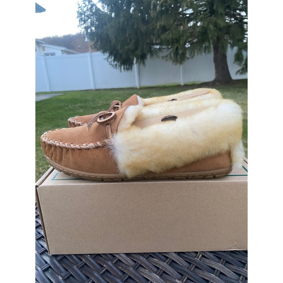 NWT NIB L.L. Bean Women Wicked Good Genuine Shearling Moccasin Slipper (7) - Picture 4 of 9